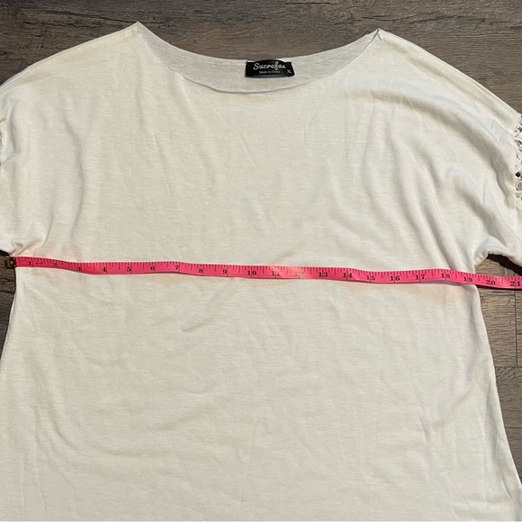 ⭐️4 for $10⭐️Crochet Lace Long Sleeve Shirt. - Picture 6 of 8